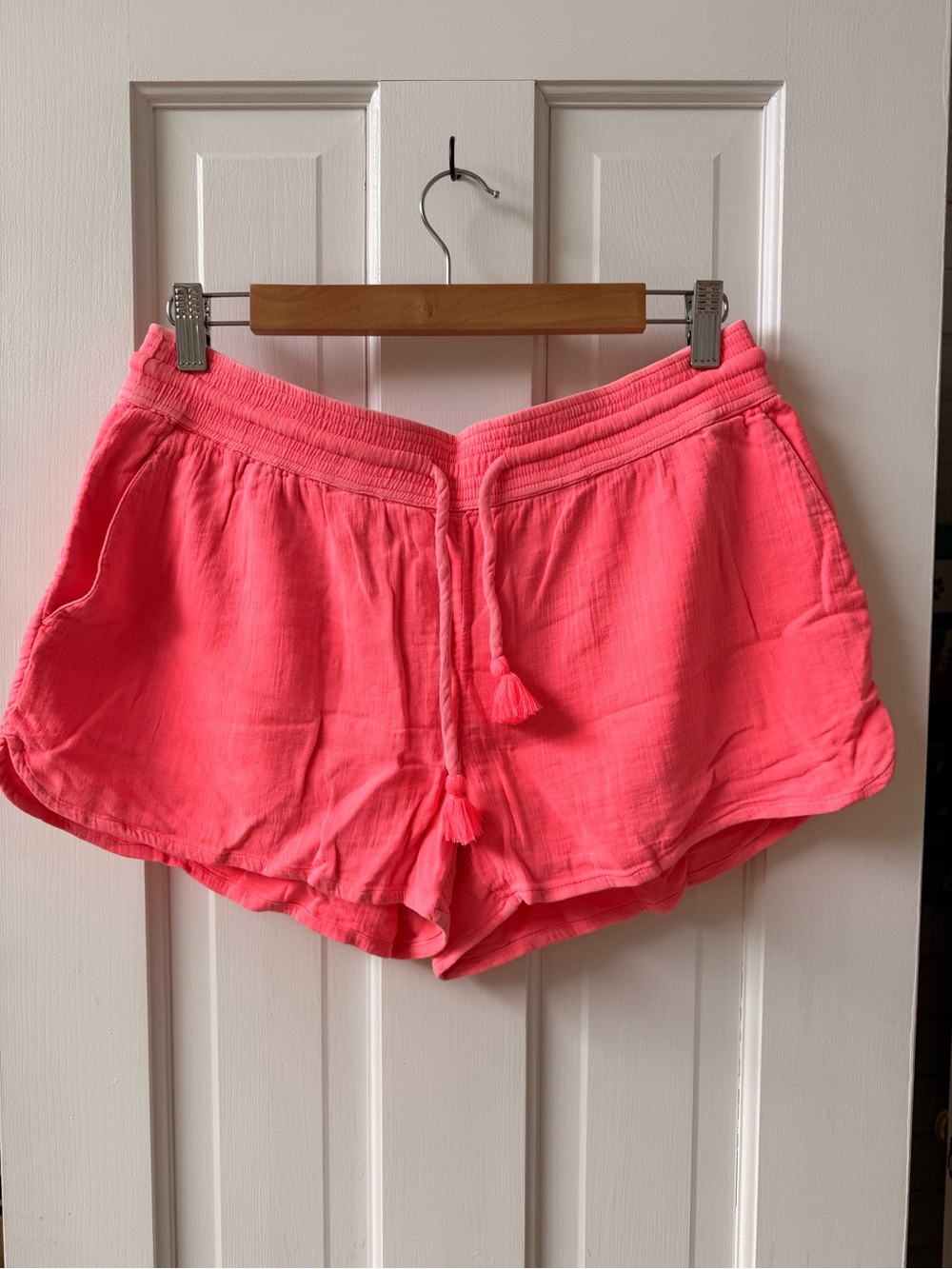 Vineyard Vines Neon Pink Tassel Pull-On Athletic Shorts
